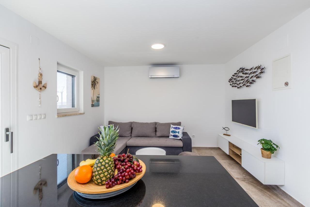 Apartments Luca 크르크 외부 사진